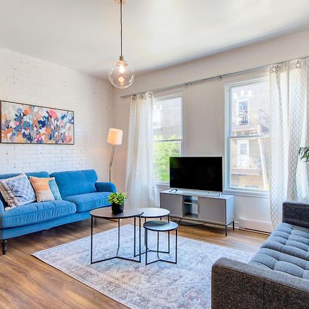Chez Mont Royal Apartments! Монреаль Экстерьер фото