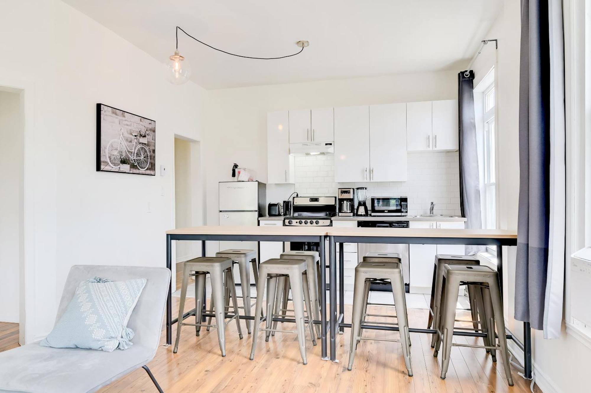 Chez Mont Royal Apartments! Монреаль Экстерьер фото